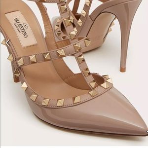 Valentino Garavani T Strap Heel Rock Stud Pumps Patent Leather size 39.5